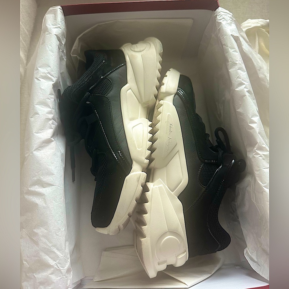 Salvatore Ferragamo Unisex Sneakers Black White Size 7 | 100% Authentic with Box